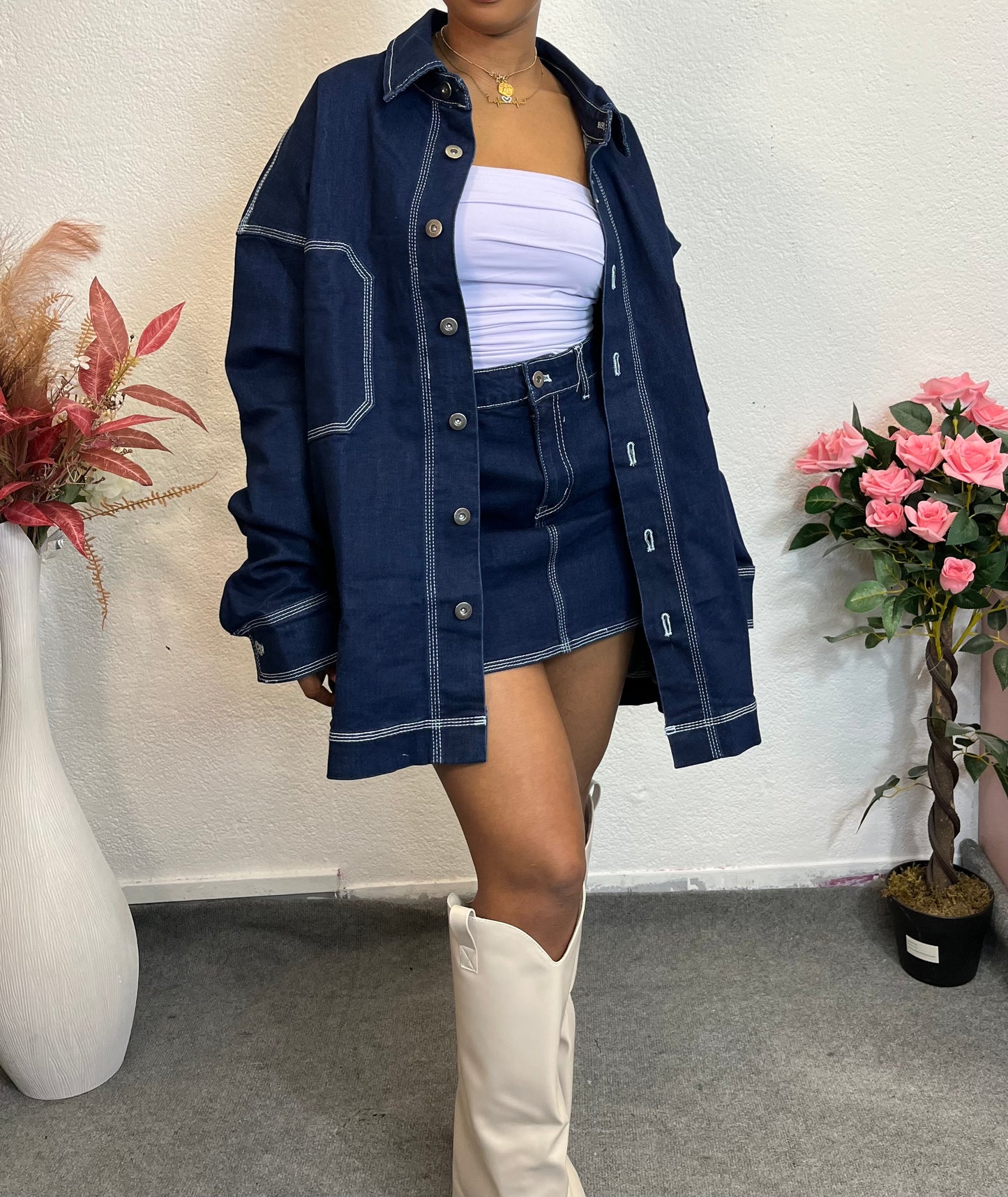 Veste bleue surchemise en denim brut - couture blanche