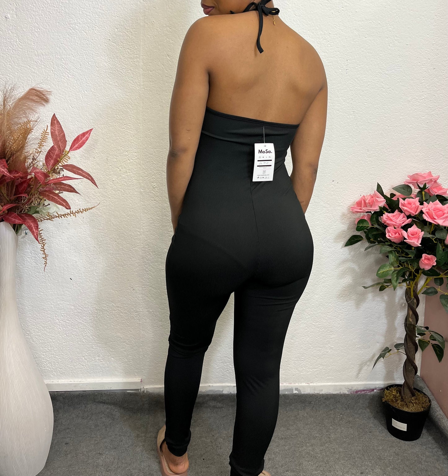 Combinaison noire décolletée dos nu