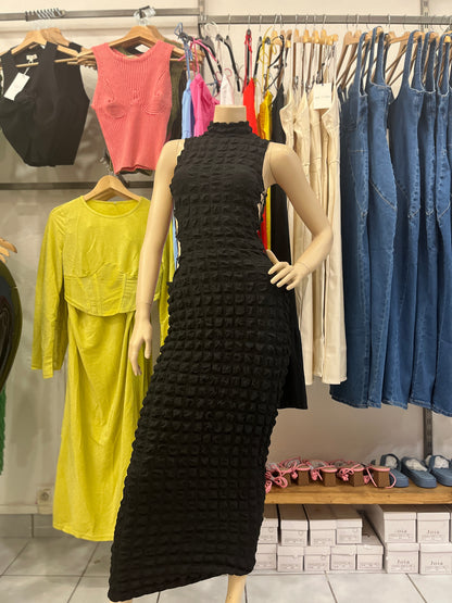 ROBE LONGUE NOIRE MOULANTE OUVERT SUR LES COTÉS